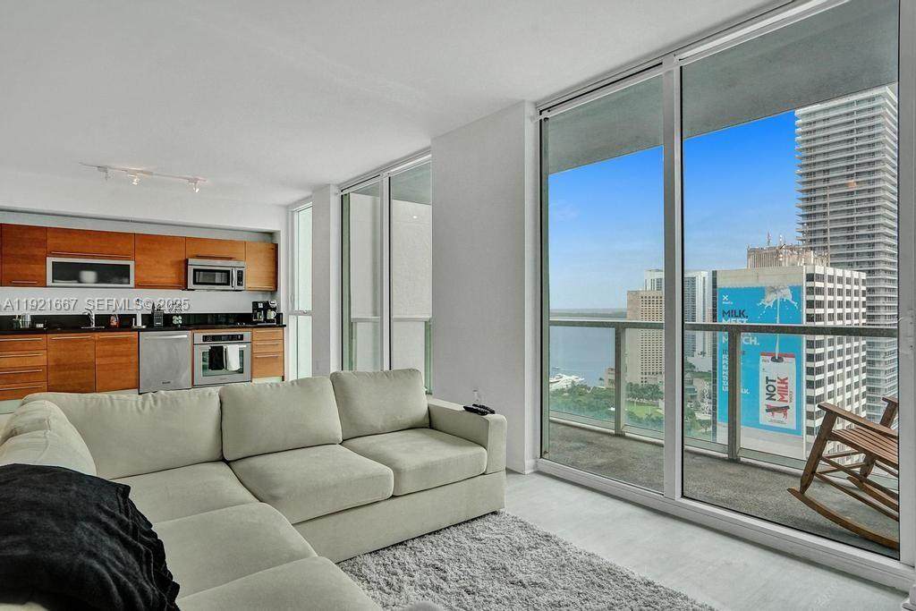 244 Biscayne Blvd - Photo 1