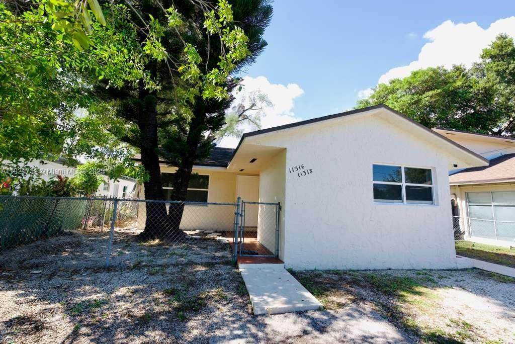 11316 Peachtree Dr - Photo 1