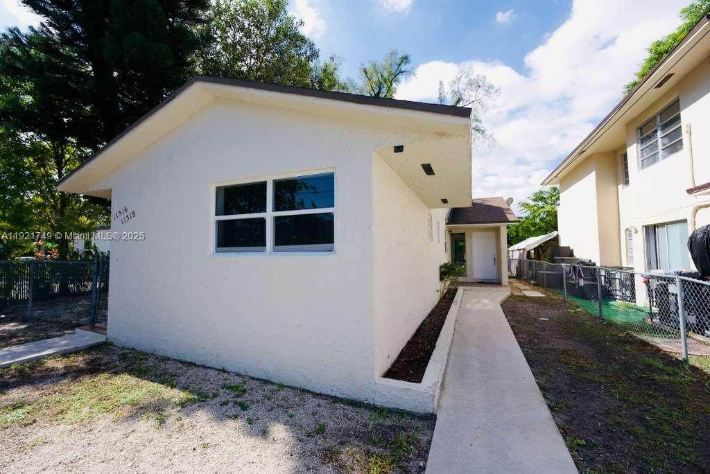 11316 Peachtree Dr - Photo 1