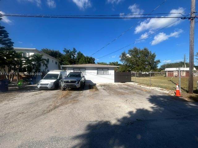 2931 47th St - Photo 1