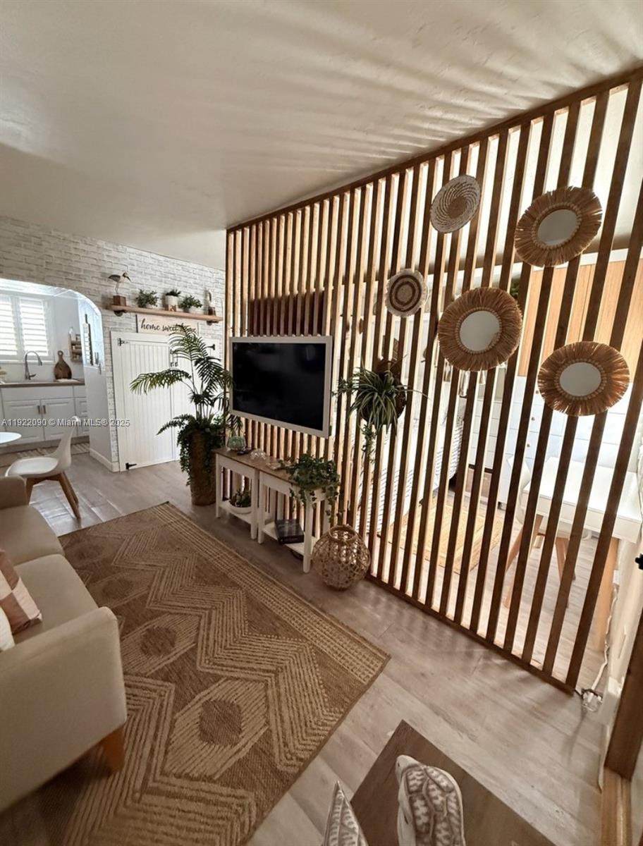 309 Crocus Ter - Photo 1