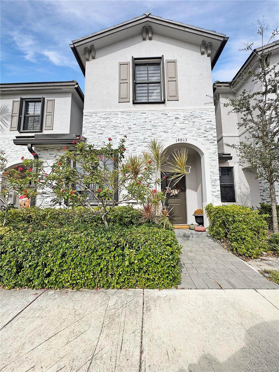 14813 183rd Ter - Photo 1