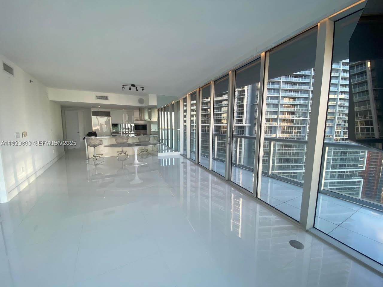 https://bt-photos.global.ssl.fastly.net/miami/1280_boomver_1_A11923833-2.jpg