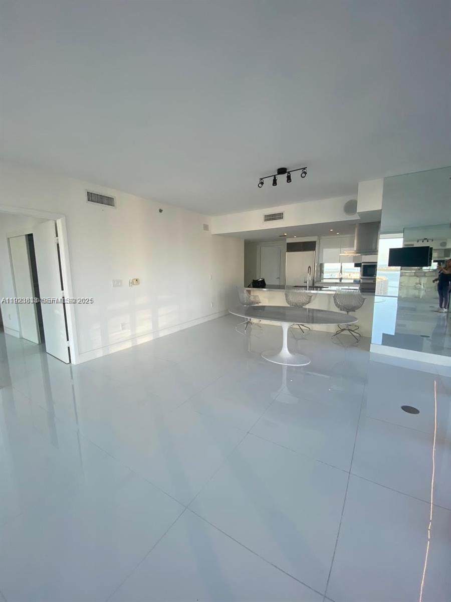 https://bt-photos.global.ssl.fastly.net/miami/1280_boomver_1_A11923833-2.jpg