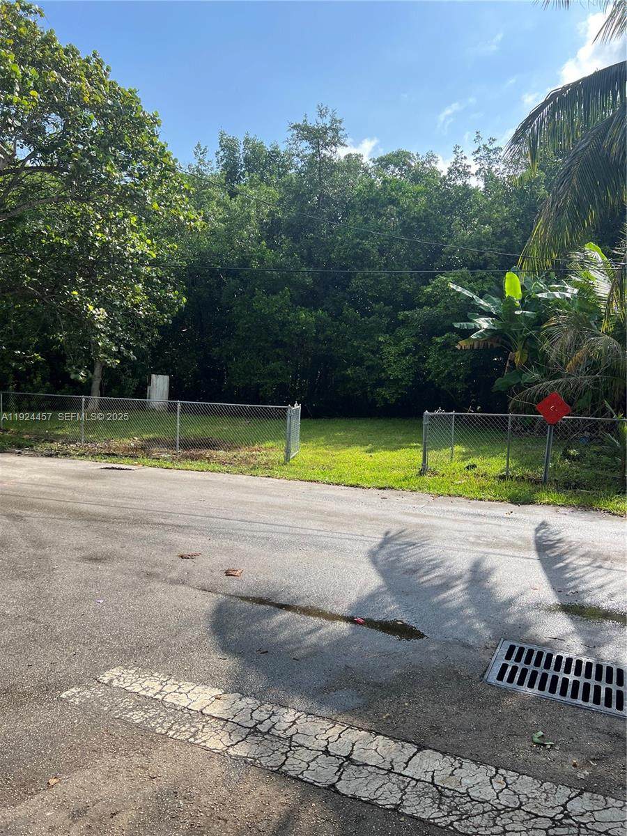 13691 25th Ave - Photo 1