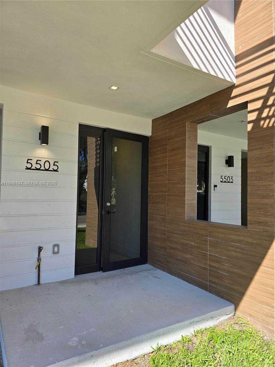 5505 Oak Way - Photo 1