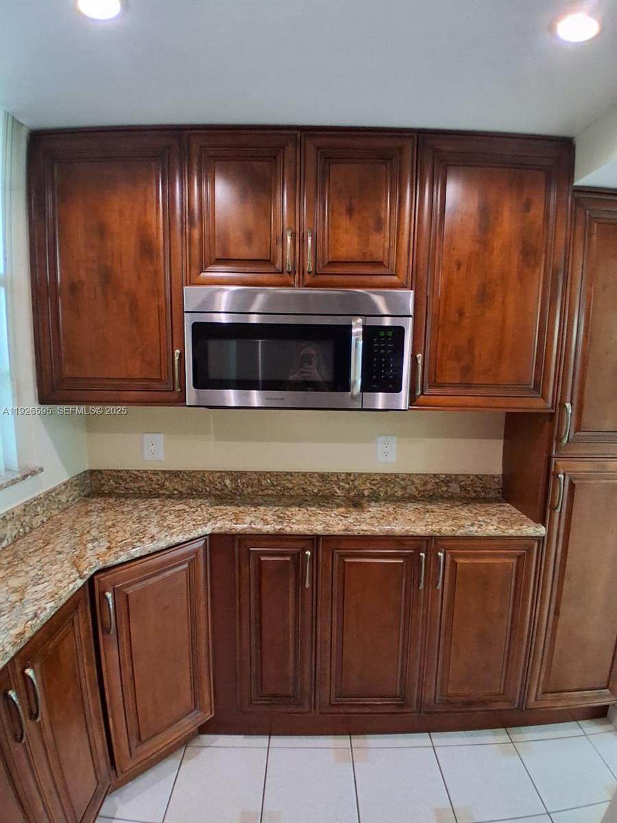 2905 Point East Dr - Photo 1