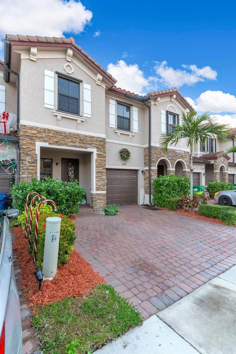 https://bt-photos.global.ssl.fastly.net/miami/1280_boomver_1_A11930710-2.jpg