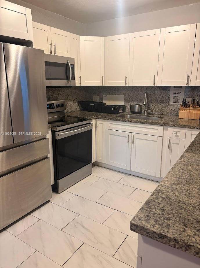 1431 Fletcher St - Photo 1