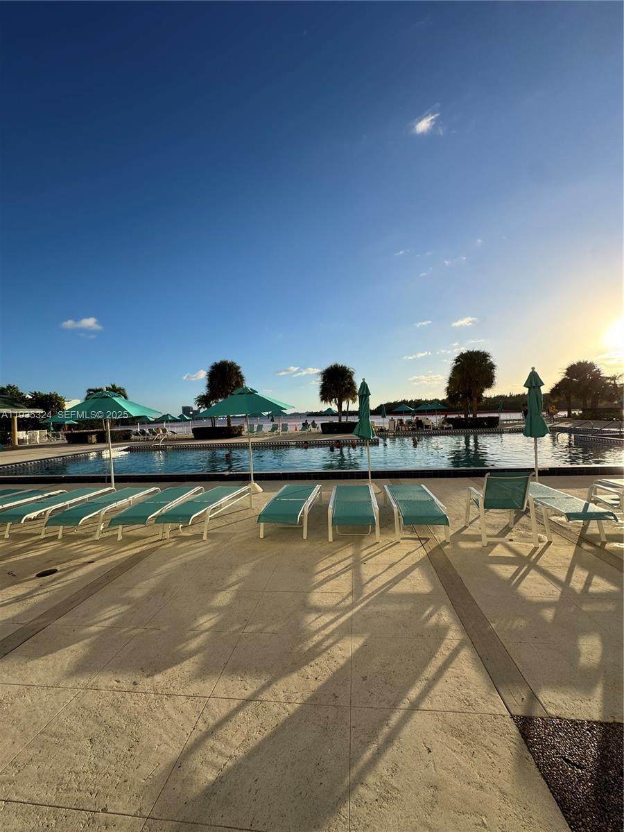 300 Bayview Dr - Photo 1