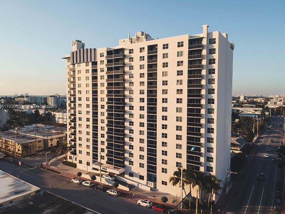 401 69th St - Photo 1