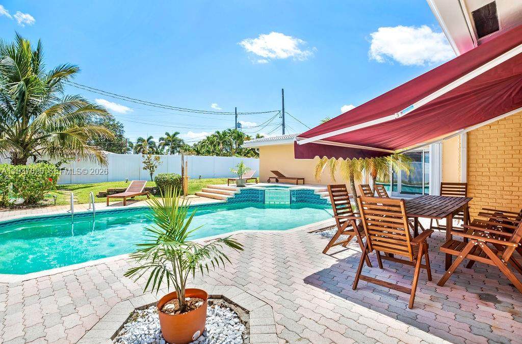 5320 16th Ter - Photo 1