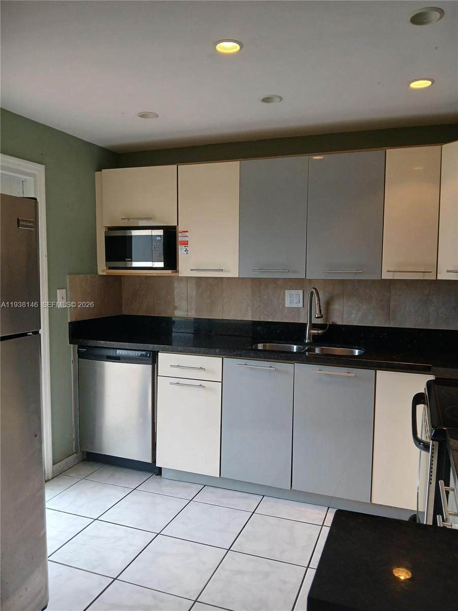 5950 Del Lago Cir - Photo 1