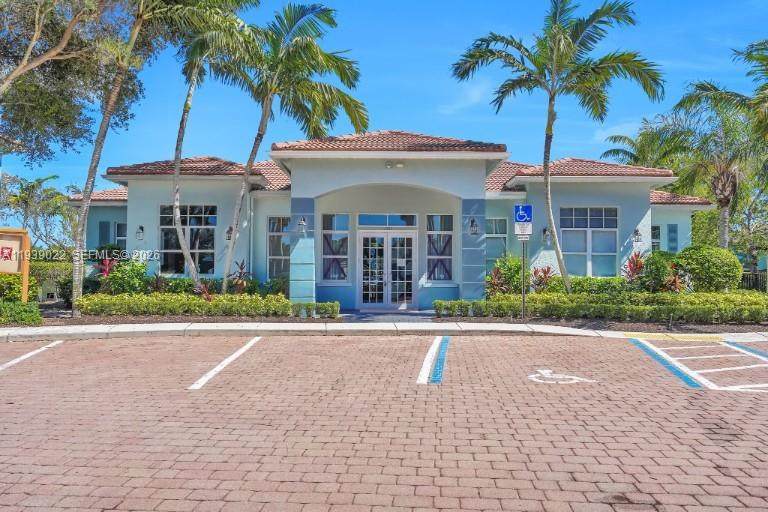 1942 Alamanda Way - Photo 1