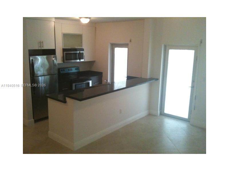 1034 Lenox Ave - Photo 1