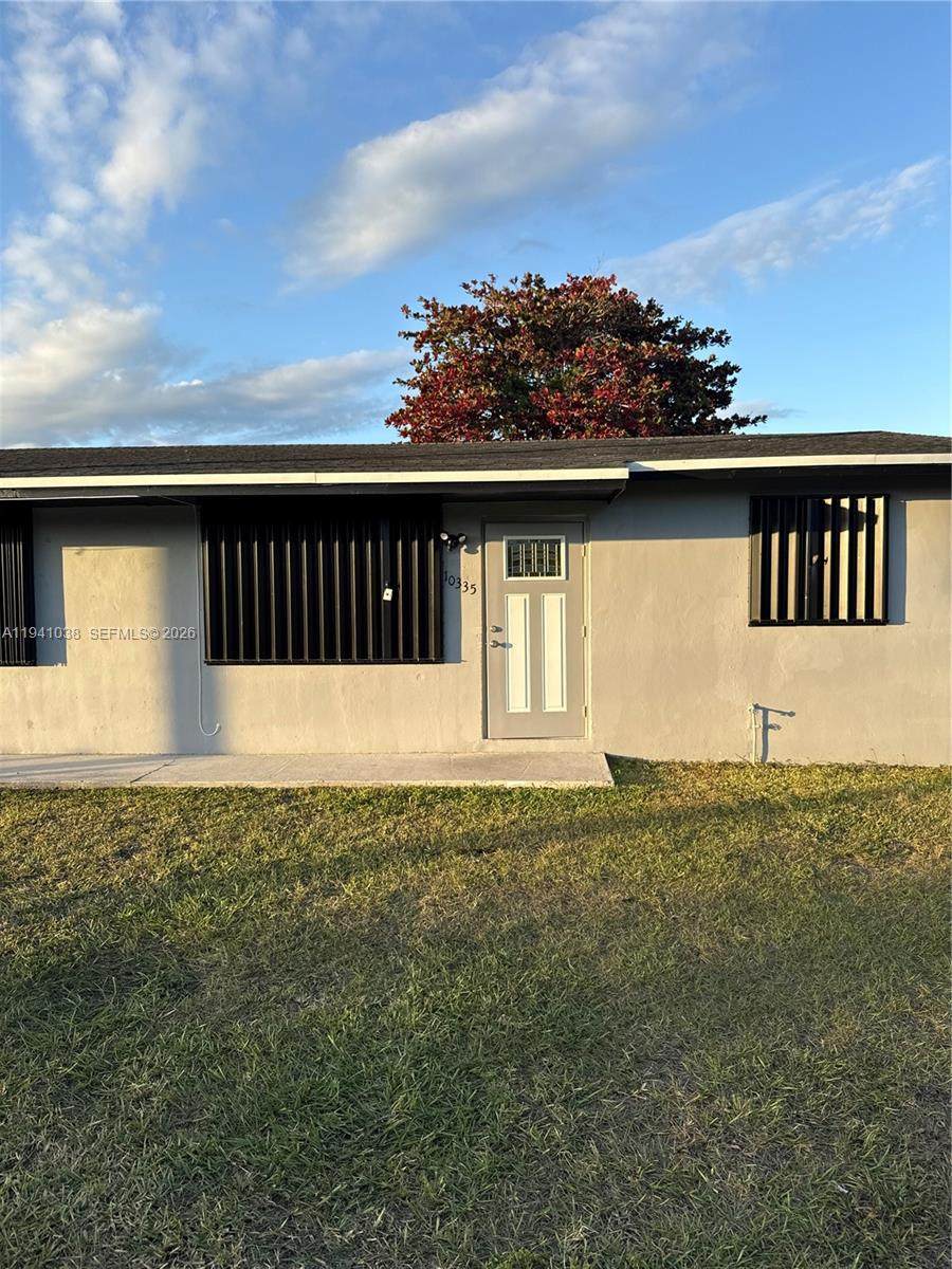 10335 181st St - Photo 1