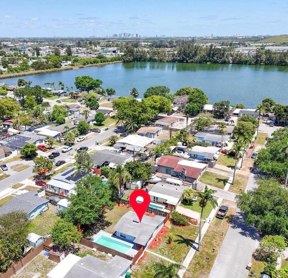 5621 38th Ct - Photo 1