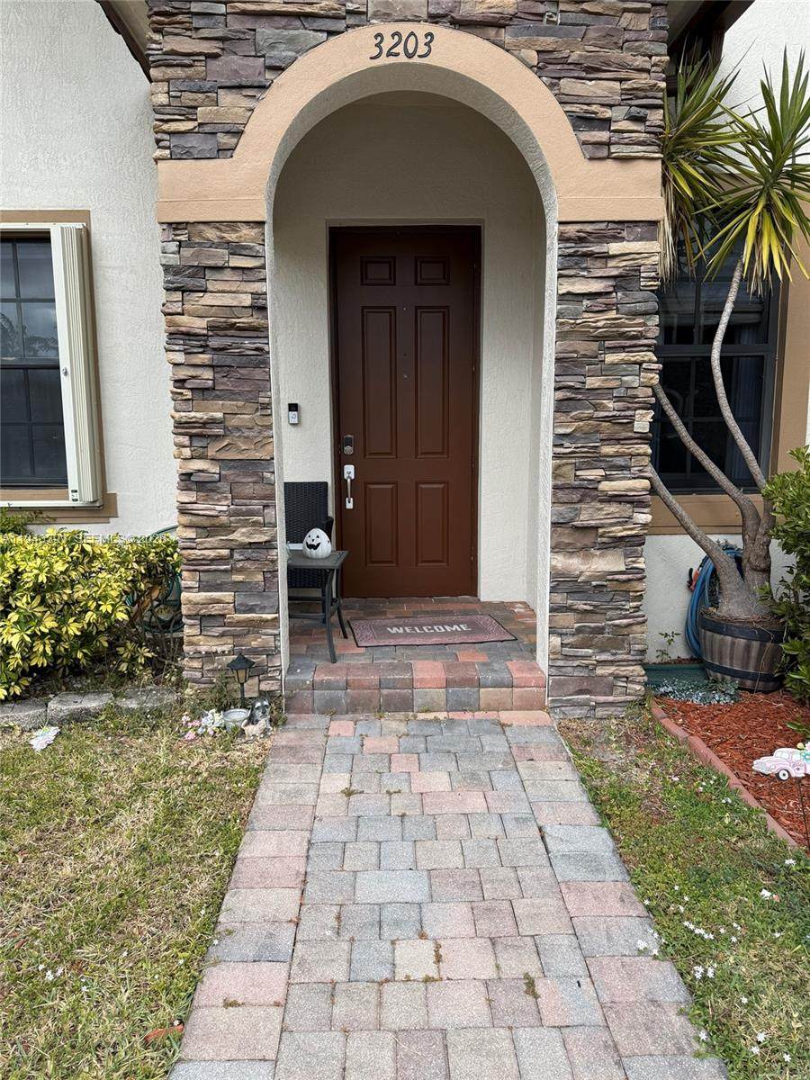 https://bt-photos.global.ssl.fastly.net/miami/orig_boomver_1_A11943391-2.jpg