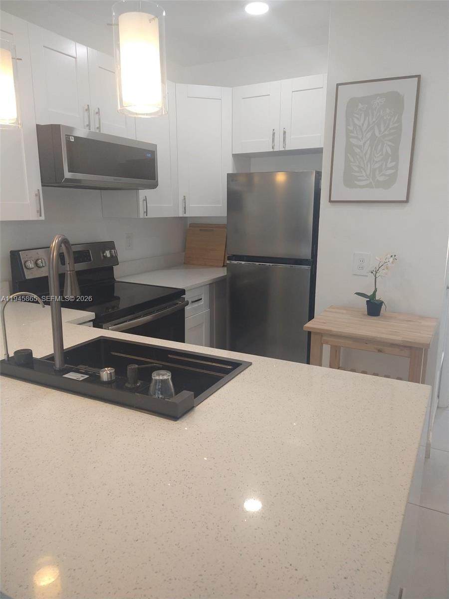 600 Layne Blvd - Photo 1