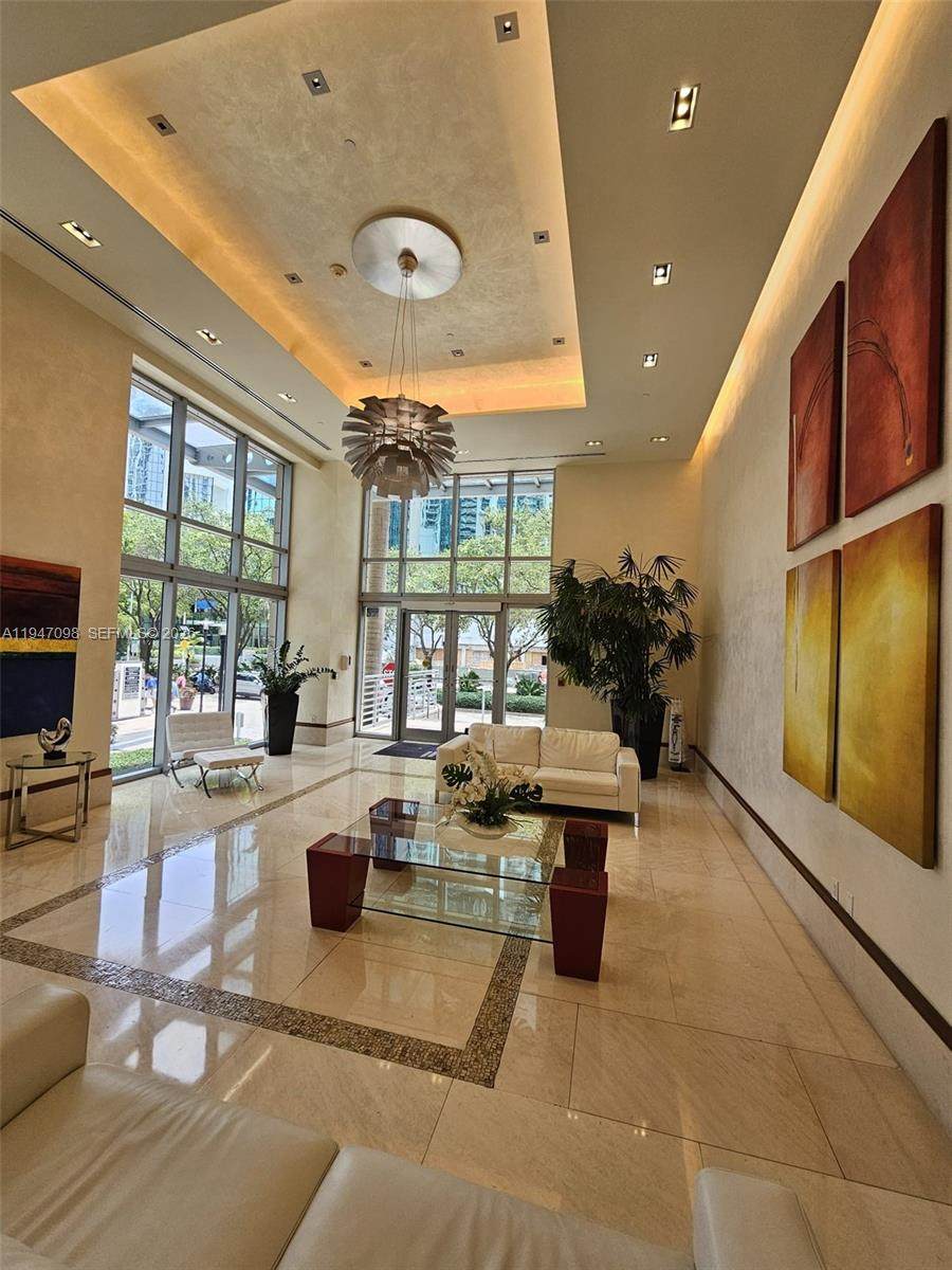 https://bt-photos.global.ssl.fastly.net/miami/orig_boomver_1_A11947098-2.jpg