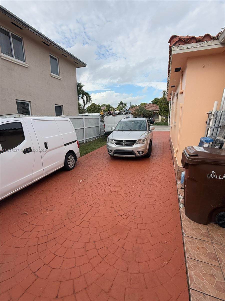 https://bt-photos.global.ssl.fastly.net/miami/1280_boomver_1_A11947927-2.jpg