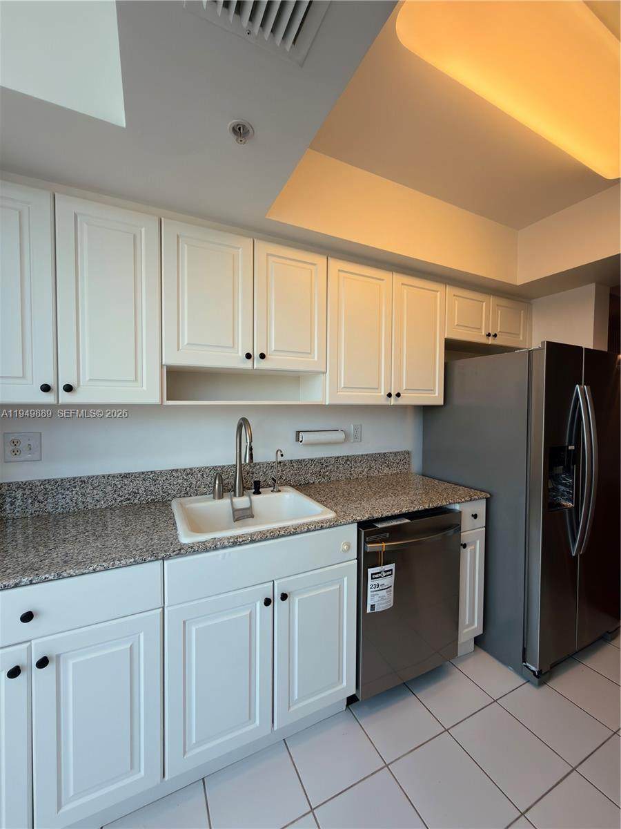 2501 37th Ave - Photo 1