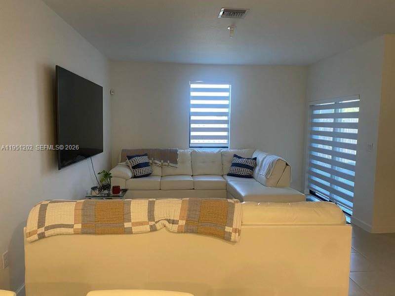 https://bt-photos.global.ssl.fastly.net/miami/orig_boomver_1_A11951202-2.jpg