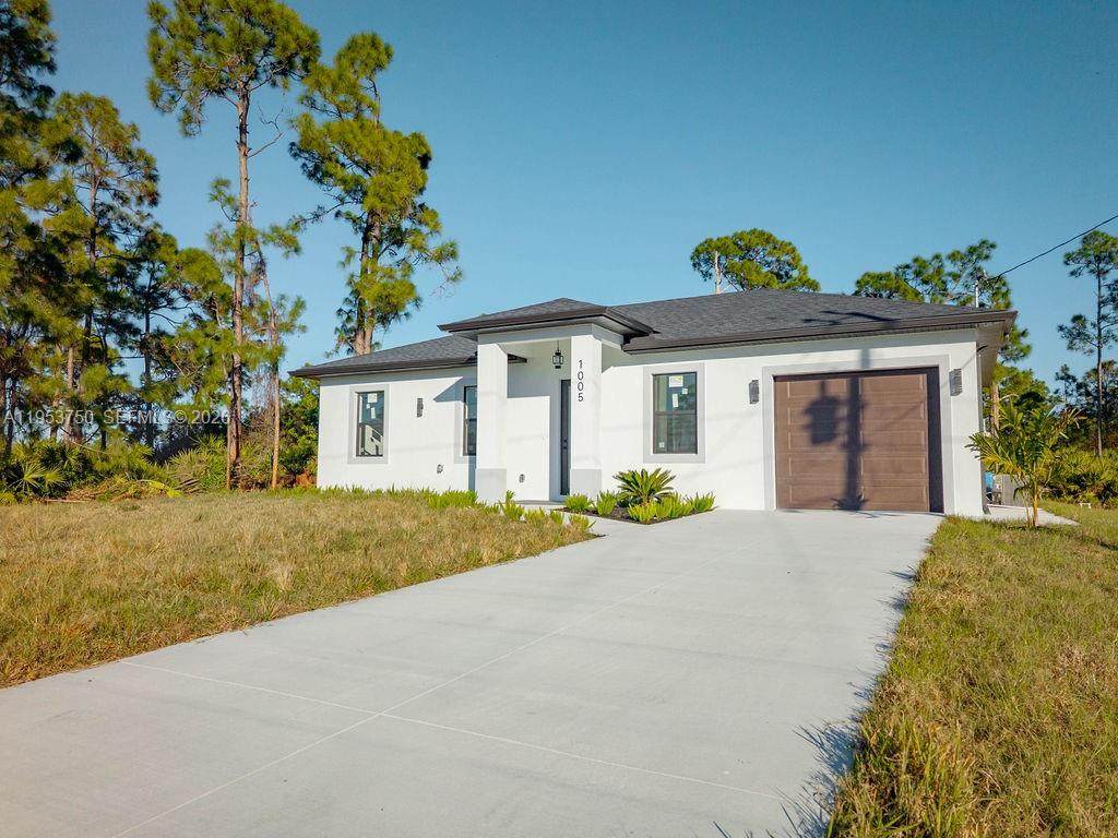 1005 Brenton Ave - Photo 1
