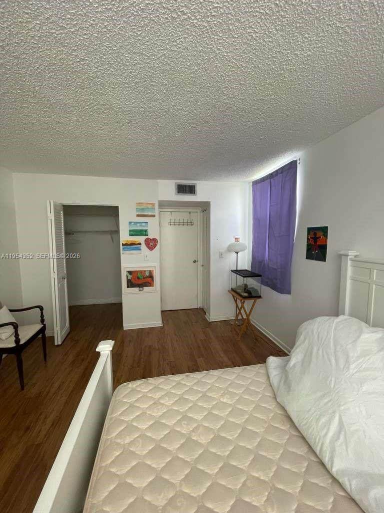 2860 Somerset Dr - Photo 1