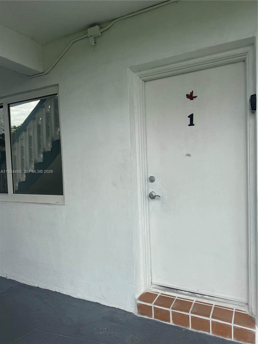 55 204th St - Photo 1