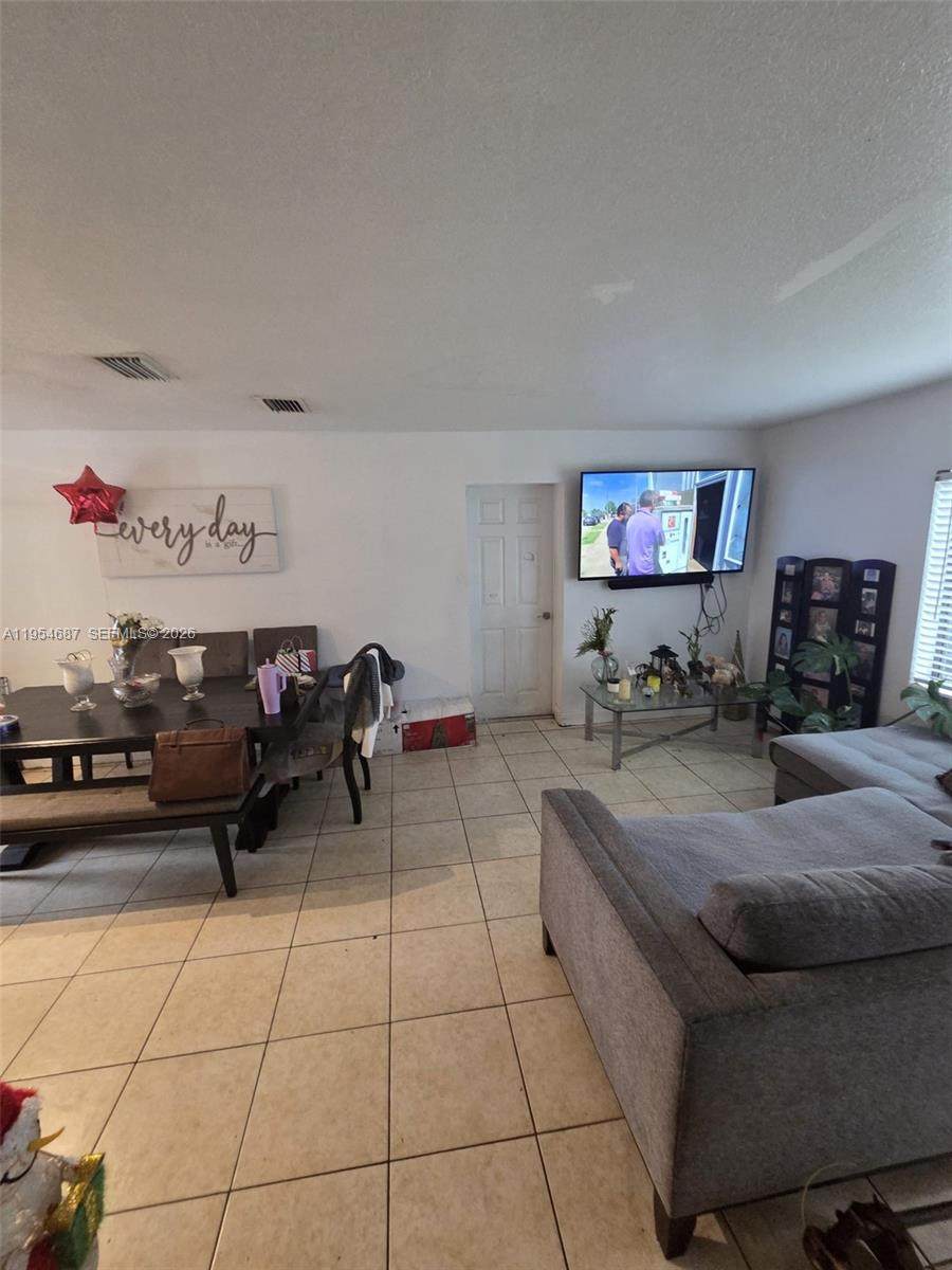 https://bt-photos.global.ssl.fastly.net/miami/1280_boomver_1_A11954687-2.jpg
