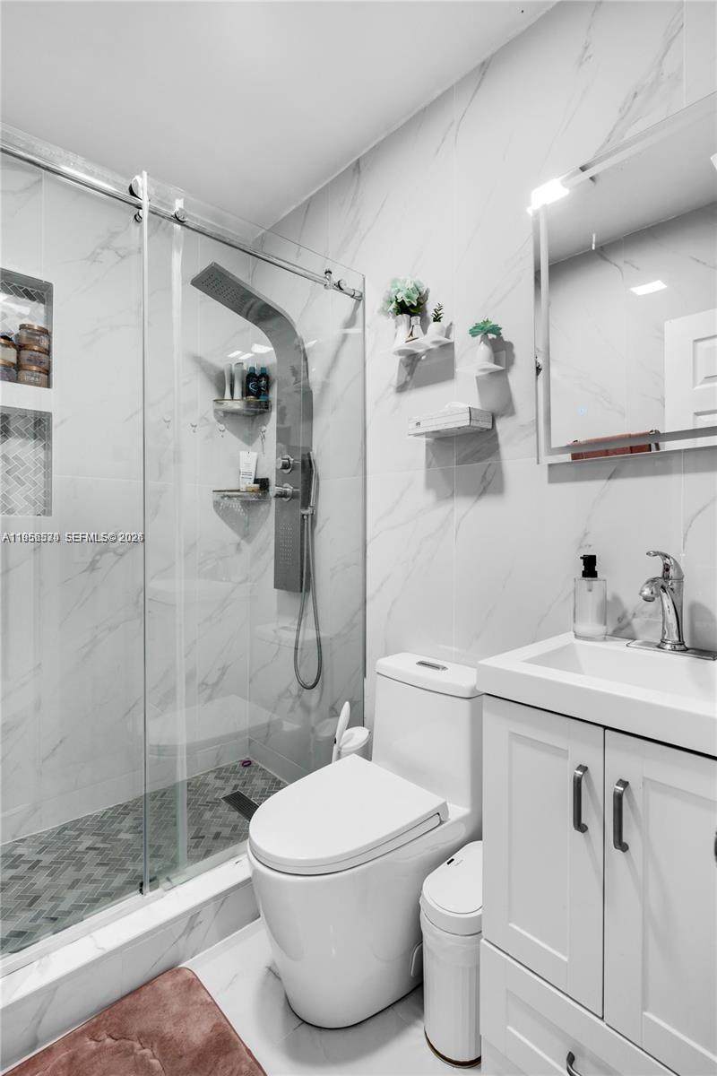 https://bt-photos.global.ssl.fastly.net/miami/1280_boomver_1_A11956530-2.jpg