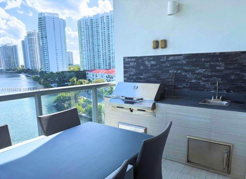 https://bt-photos.global.ssl.fastly.net/miami/1280_boomver_1_A11956678-2.jpg