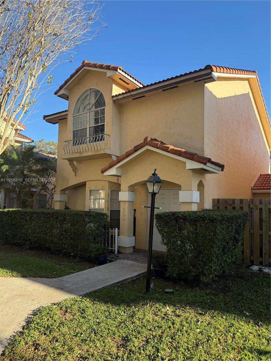 11039 152nd Ct - Photo 1