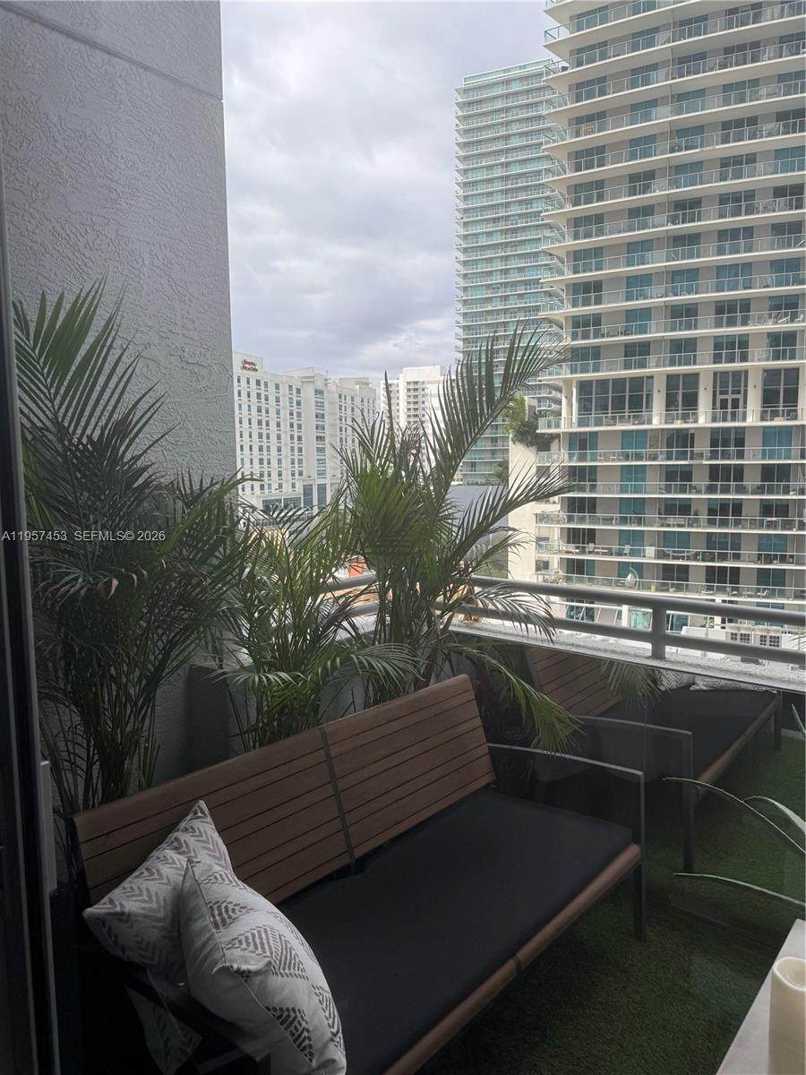 https://bt-photos.global.ssl.fastly.net/miami/orig_boomver_1_A11957453-2.jpg