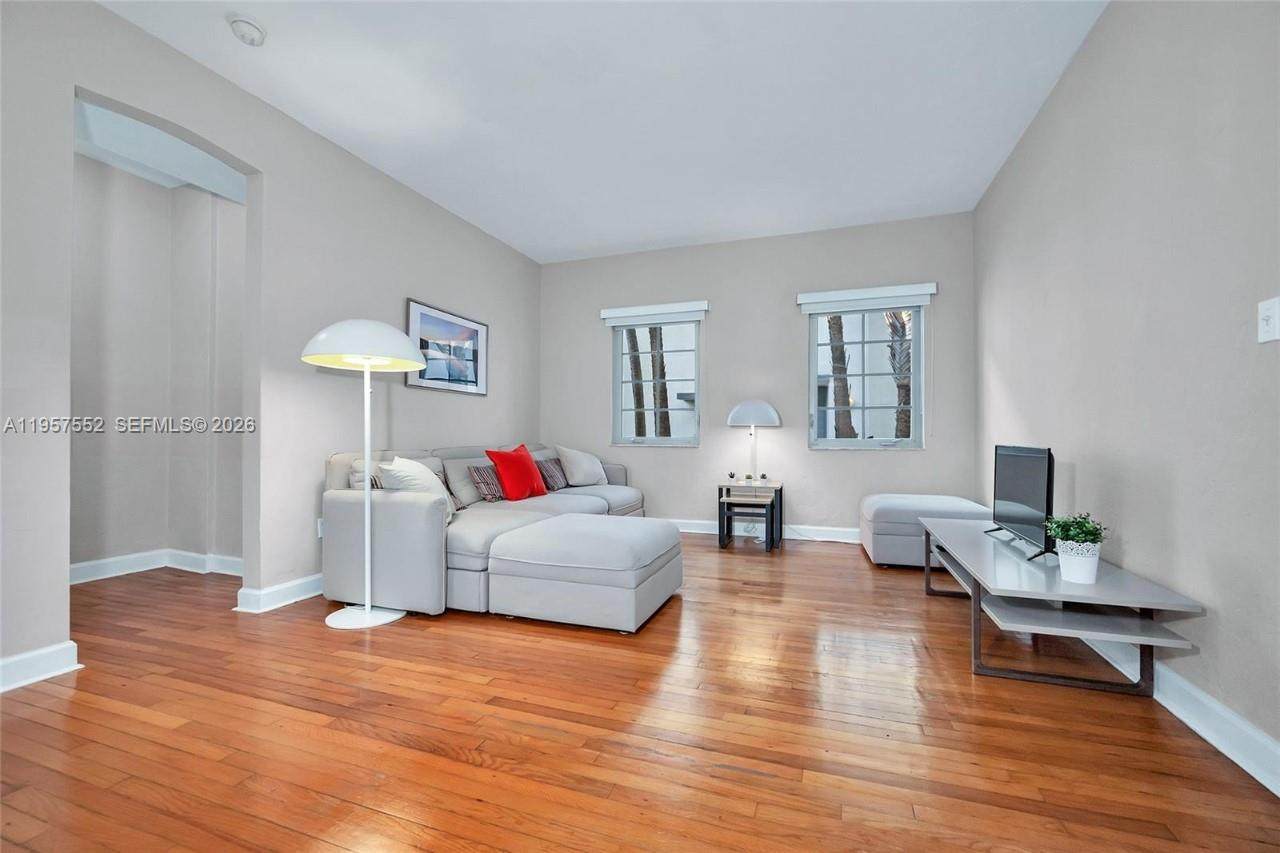 1561 Lenox Ave - Photo 1