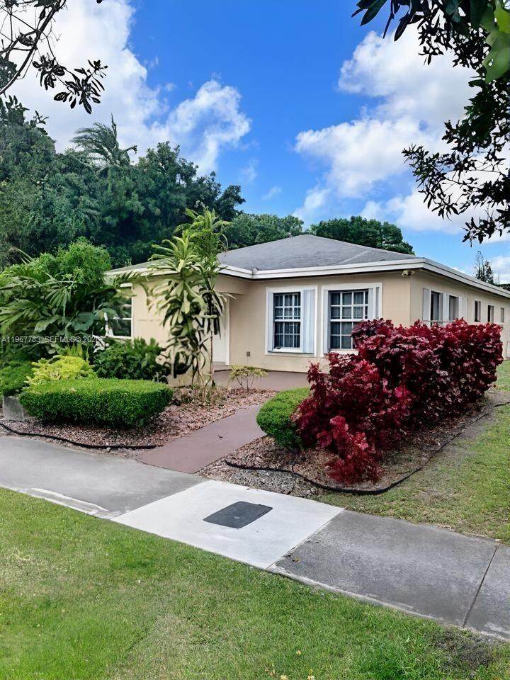2953 10th Ct - Photo 1