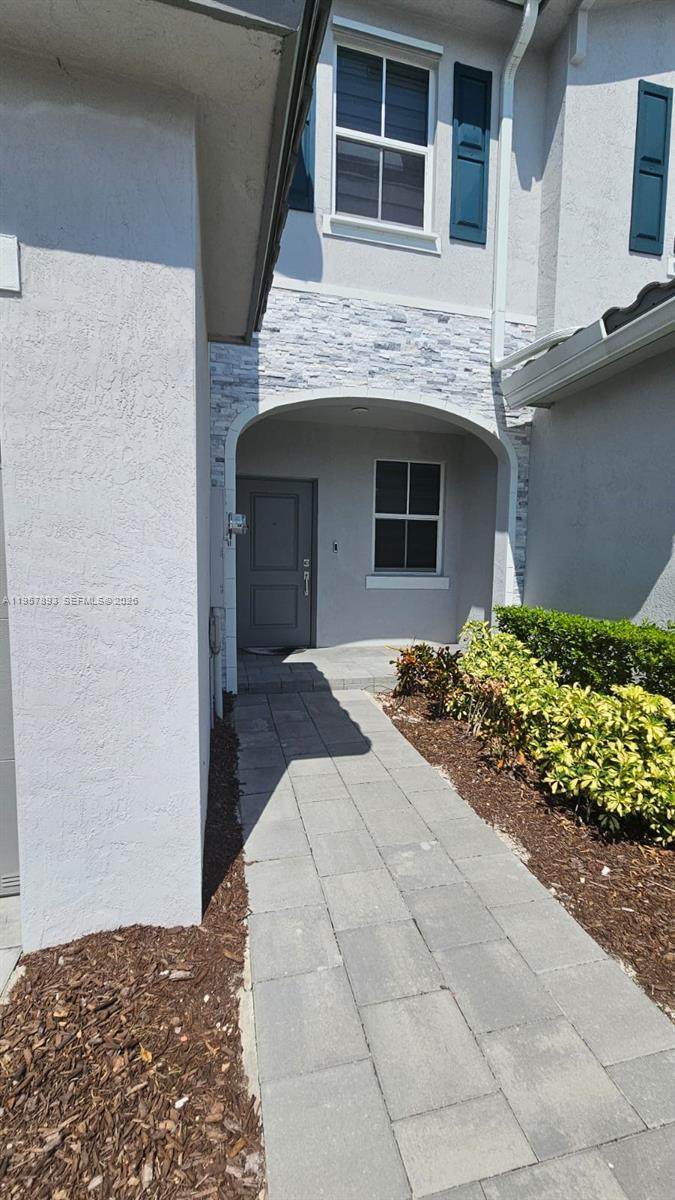 https://bt-photos.global.ssl.fastly.net/miami/1280_boomver_1_A11957893-2.jpg