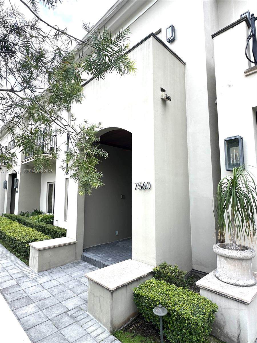 7560 56th Ct - Photo 1