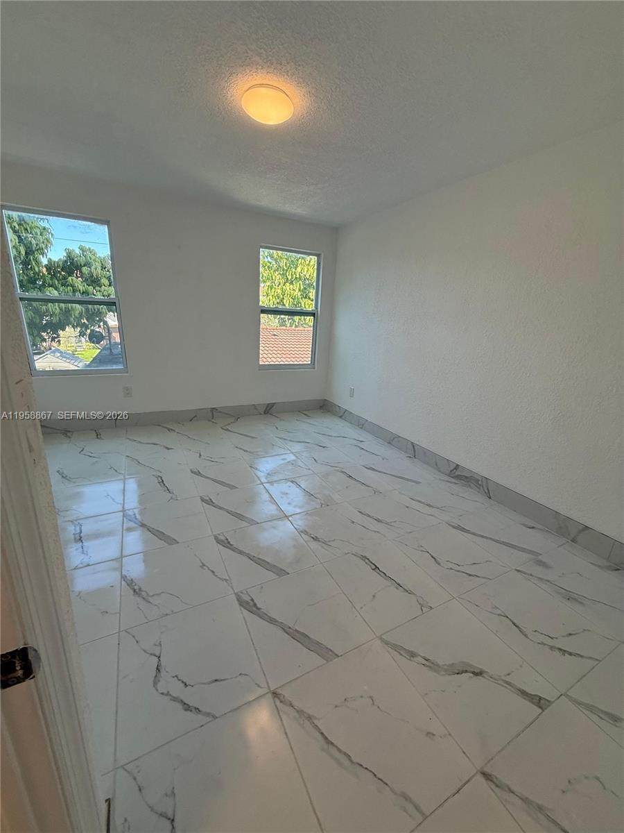 1652 Madison St - Photo 1