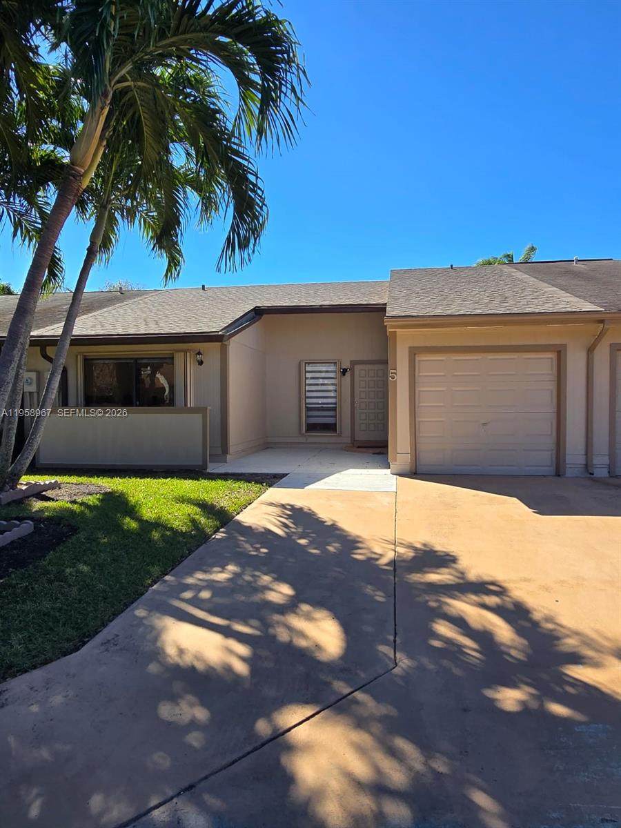 5 Rogart Cir - Photo 1