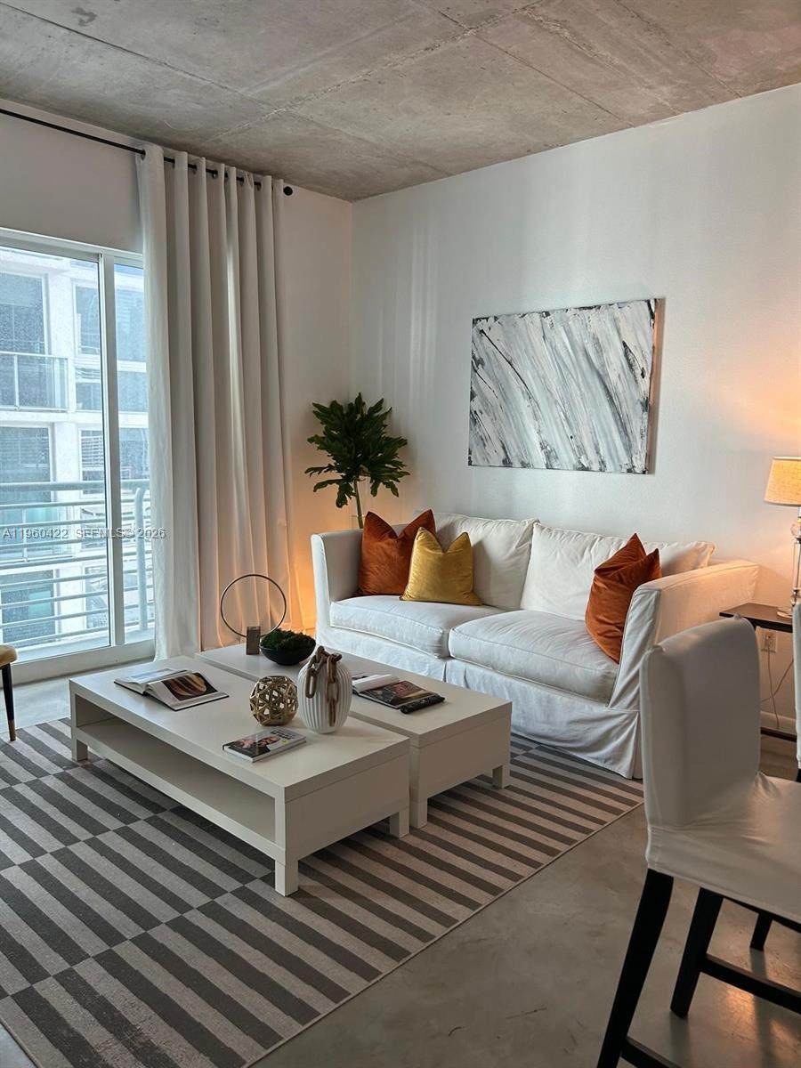 https://bt-photos.global.ssl.fastly.net/miami/1280_boomver_1_A11960422-2.jpg
