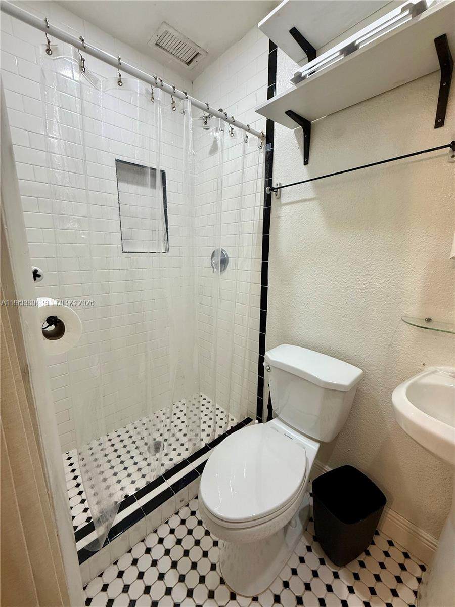 https://bt-photos.global.ssl.fastly.net/miami/orig_boomver_1_A11960938-2.jpg
