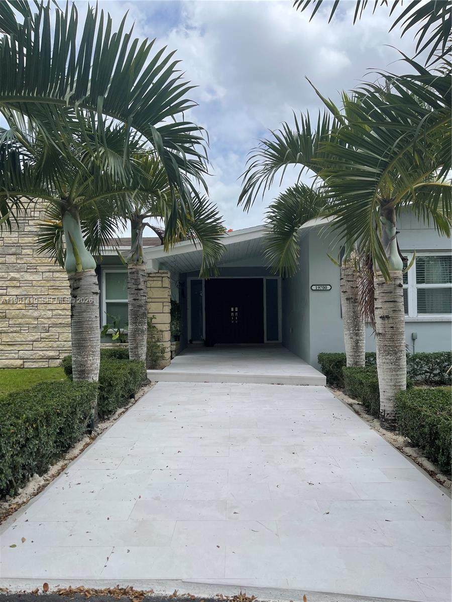 https://bt-photos.global.ssl.fastly.net/miami/orig_boomver_1_A11961419-2.jpg