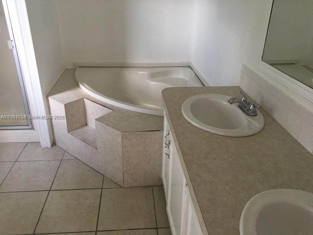 https://bt-photos.global.ssl.fastly.net/miami/orig_boomver_1_A11961536-2.jpg