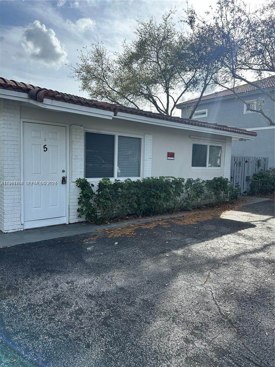 8704 38th Dr - Photo 1
