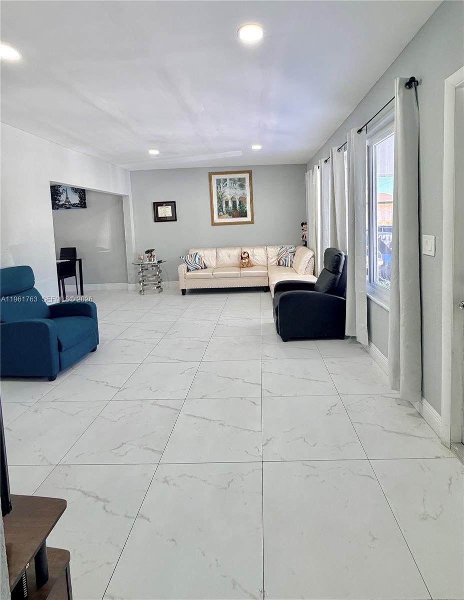 https://bt-photos.global.ssl.fastly.net/miami/1280_boomver_1_A11961763-2.jpg