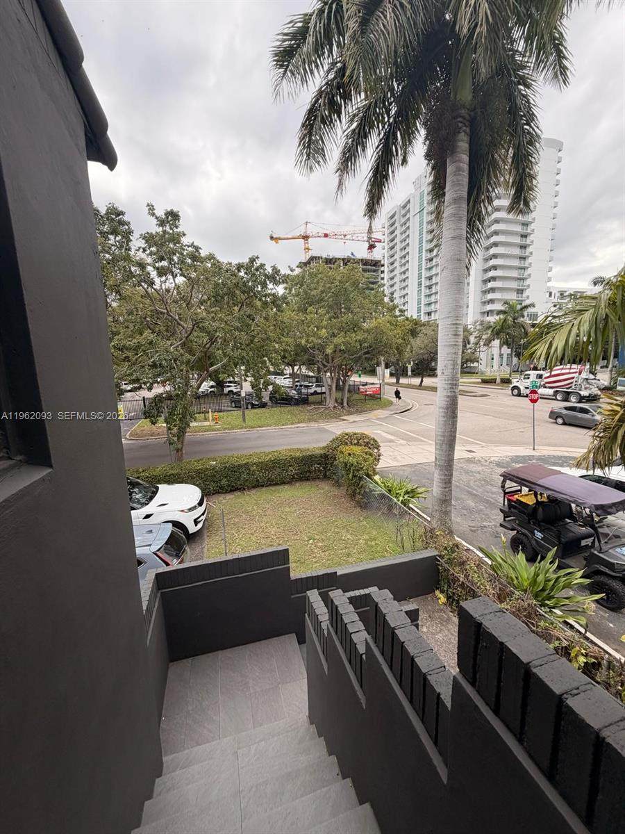 https://bt-photos.global.ssl.fastly.net/miami/orig_boomver_1_A11962093-2.jpg