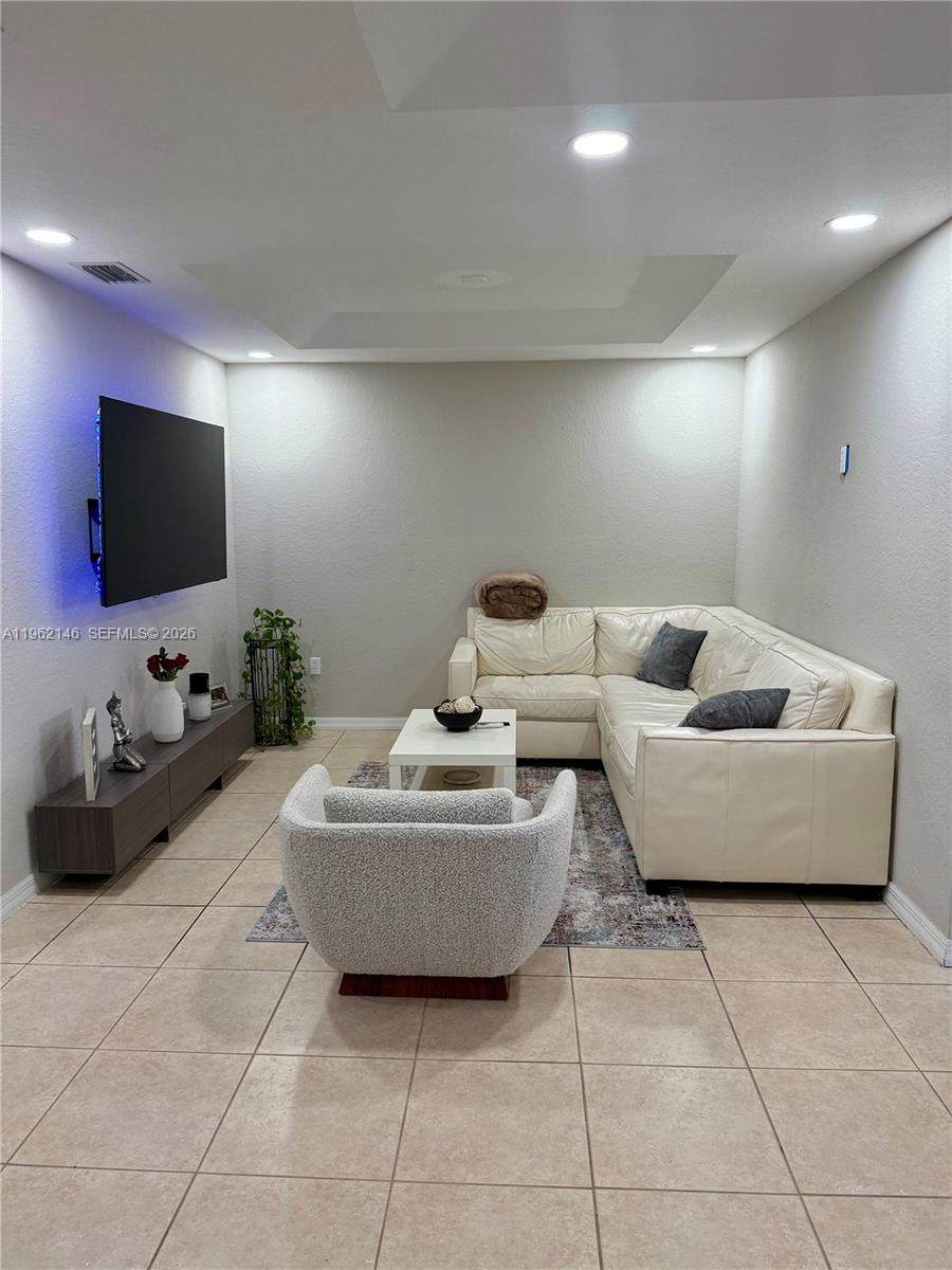 https://bt-photos.global.ssl.fastly.net/miami/orig_boomver_2_A11962146-2.jpg