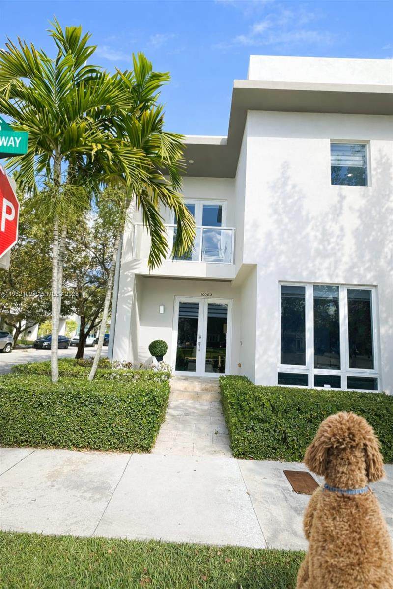 https://bt-photos.global.ssl.fastly.net/miami/orig_boomver_1_A11962182-2.jpg